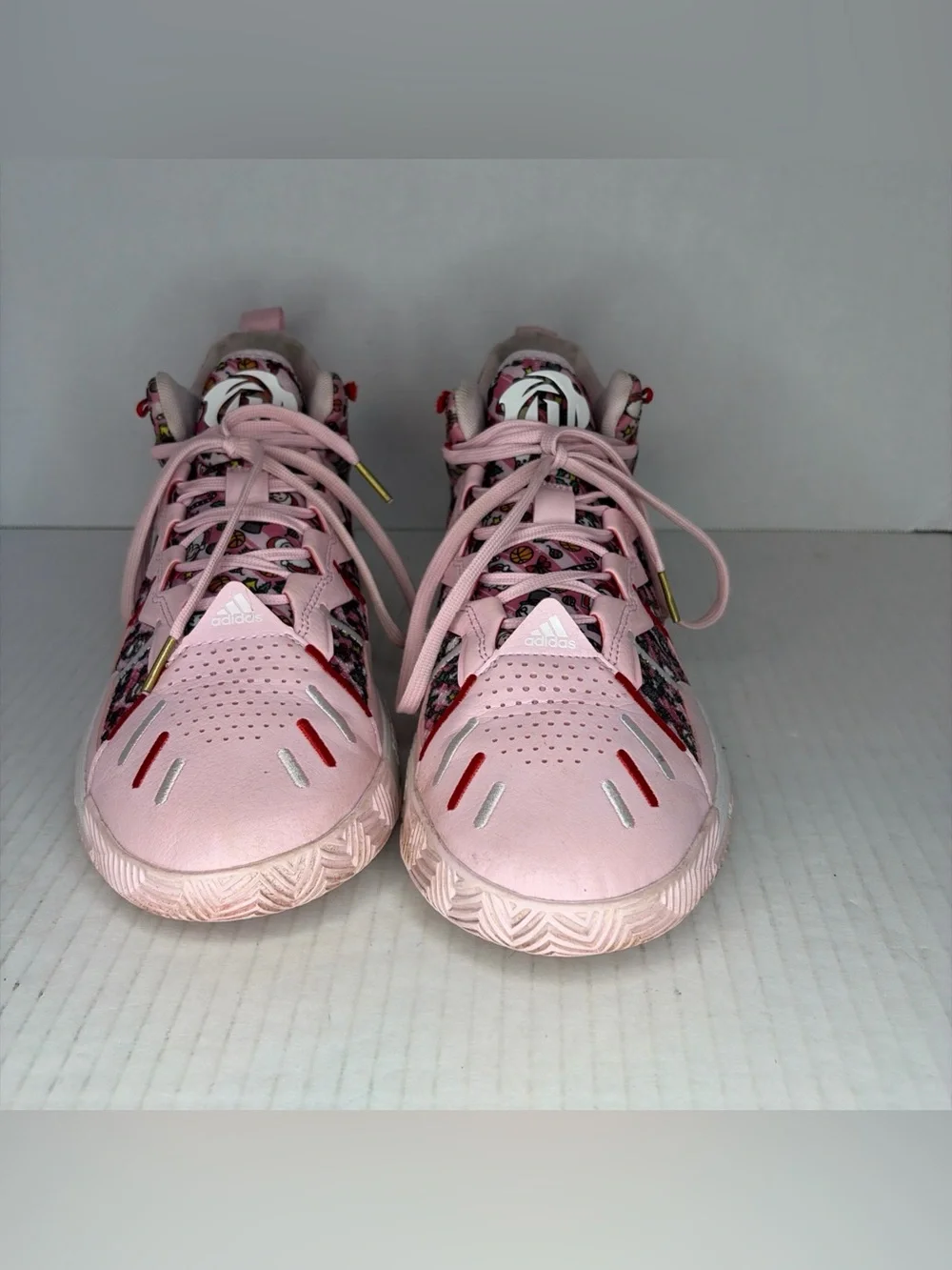 Size: 8 Adidas D Rose Son of Chi Christmas - Pink / White